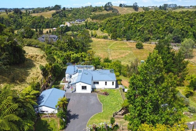 Photo of property in 379 Mangorei Road, Merrilands, New Plymouth, 4312