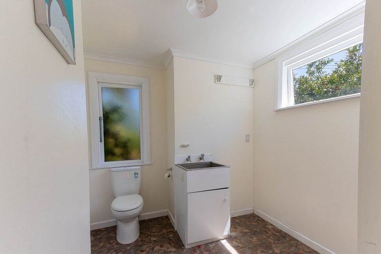 Photo of property in 16 Grey Street, College Estate, Whanganui, 4500