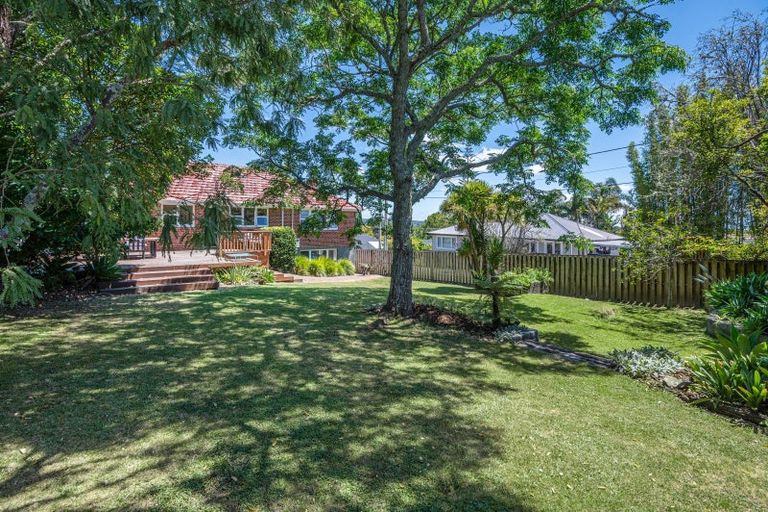 Photo of property in 279 Glengarry Road, Glen Eden, Auckland, 0602