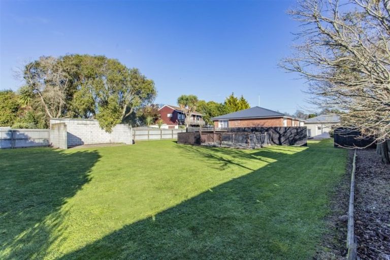 Photo of property in 36 Main North Road, Woodend, 7610