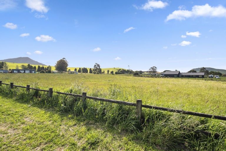 Photo of property in 66 Parerohi Grove, Kuratau, Turangi, 3381