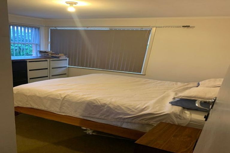 Photo of property in 3a Deuxberry Avenue, Northcote, Auckland, 0627