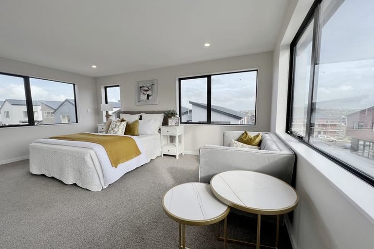 Photo of property in 4 Pohewa Road, Silverdale, 0932