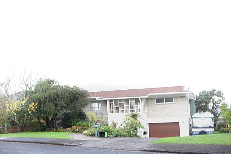 Photo of property in 1c Burford Place, Mellons Bay, Auckland, 2014