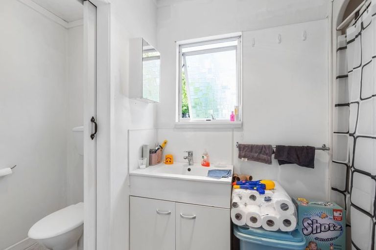 Photo of property in 9 Pinedale Place, Henderson, Auckland, 0610