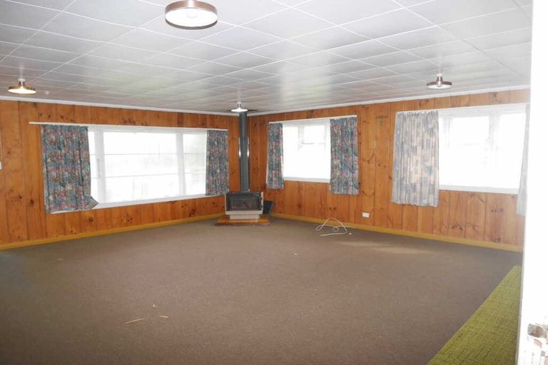 Photo of property in 10 Rangiuru Road, Otaki Beach, Otaki, 5512