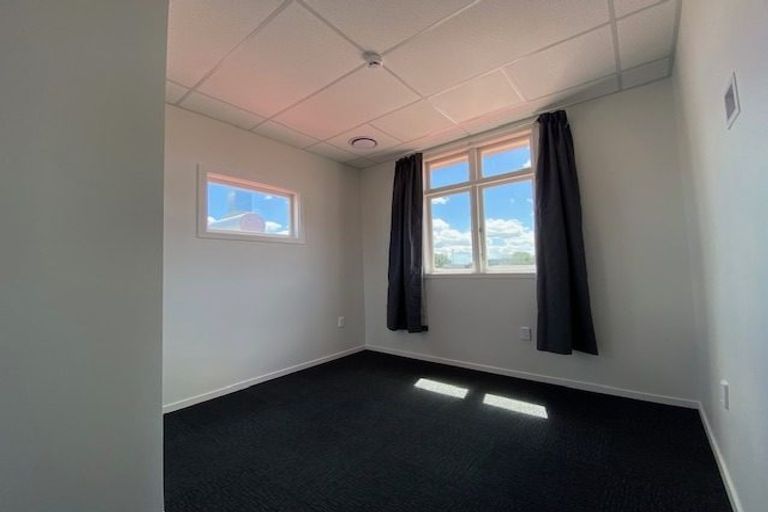 Photo of property in 34 Willis Street, Palmerston North, 4410