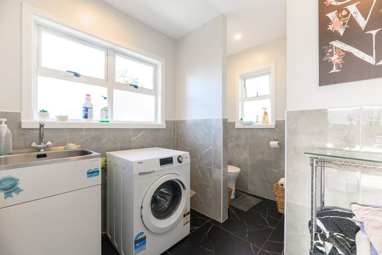 Photo of property in 9 Longburn Road, Henderson, Auckland, 0610