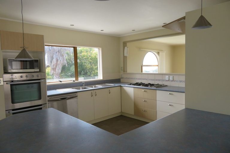 Photo of property in 31 Jellicoe Road, Murrays Bay, Auckland, 0630