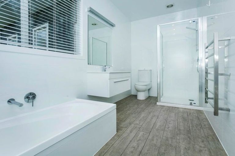 Photo of property in 76 Awa Road, Kumeu, 0891