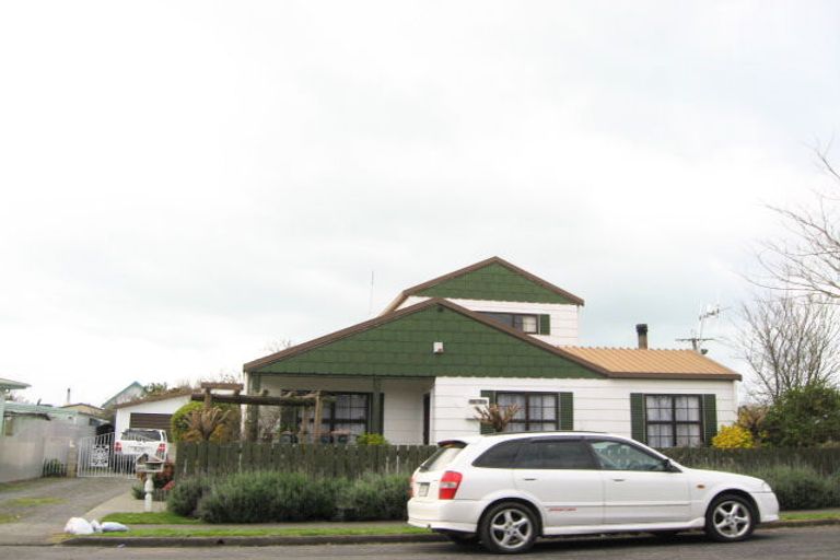 Photo of property in 19 Memorial Park Avenue, Haumoana, 4102