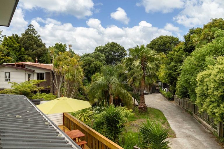 Photo of property in 24a Korotaha Terrace, Rothesay Bay, Auckland, 0630