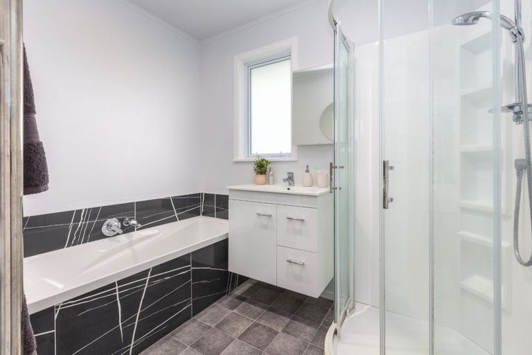 Photo of property in 105 Parkvale Road, Karori, Wellington, 6012