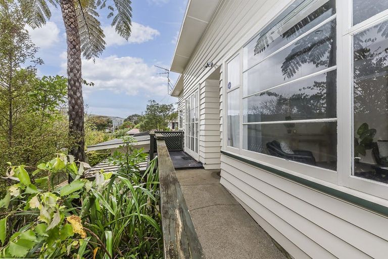 Photo of property in 8 Chester Road, Tawa, Wellington, 5028