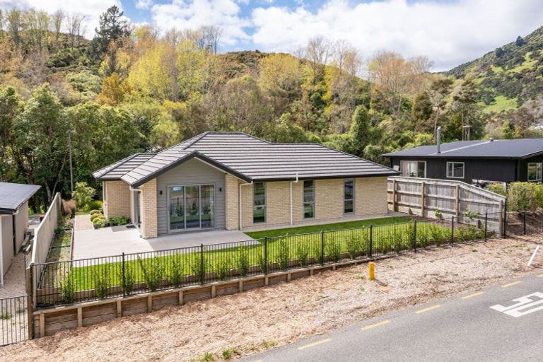 Photo of property in 4 Mclaughlin Lane, Stoke, Nelson, 7011
