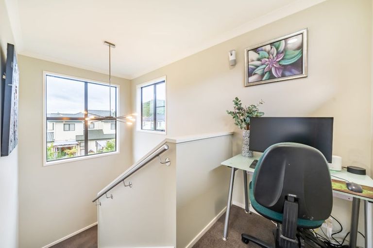 Photo of property in 9 Colin Guppy Crescent, Riverstone Terraces, Upper Hutt, 5018