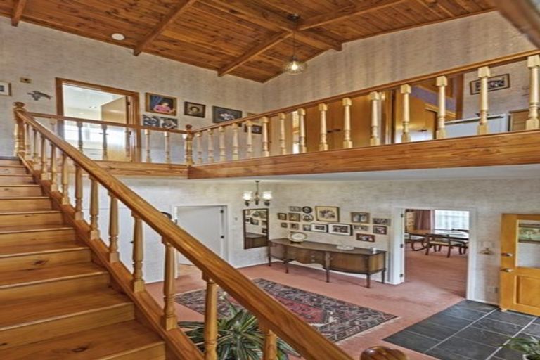 Photo of property in 30 Deuxberry Avenue, Northcote, Auckland, 0627