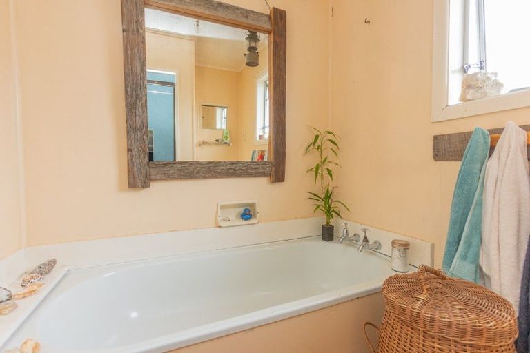 Photo of property in 5 Bush Street, Paeroa, 3600