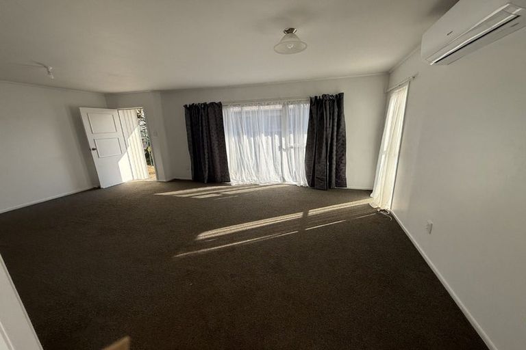 Photo of property in 426 Roscommon Road, Clendon Park, Auckland, 2103