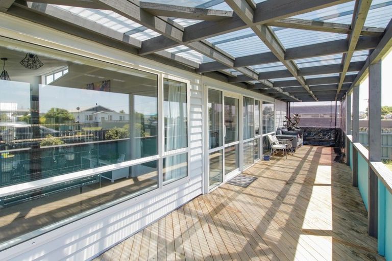 Photo of property in 16 Linklater Avenue, Foxton Beach, Foxton, 4815