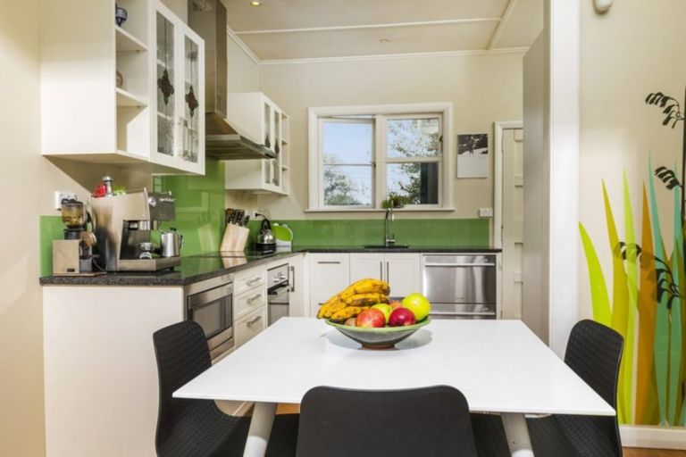 Photo of property in 1/235 Lake Road, Belmont, Auckland, 0622