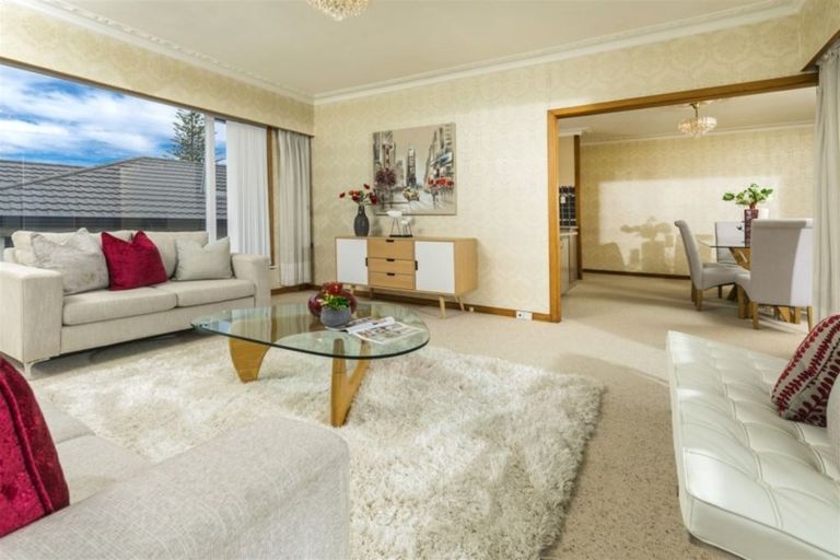 Photo of property in 77 Colwill Road, Massey, Auckland, 0614