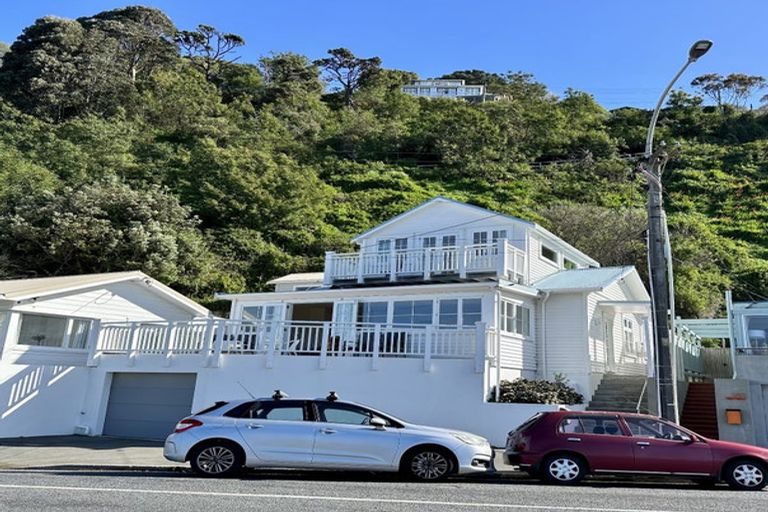 Photo of property in 163 Marine Parade, Seatoun, Wellington, 6022