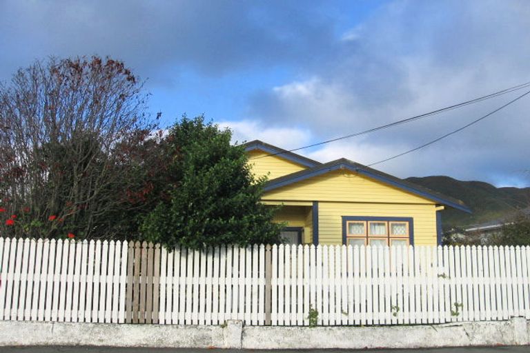 Photo of property in 1/37 Leighton Avenue, Waiwhetu, Lower Hutt, 5010