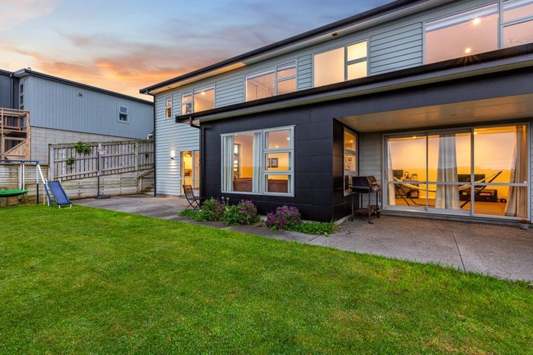 Photo of property in 87 Endeavour Drive, Whitby, Porirua, 5024