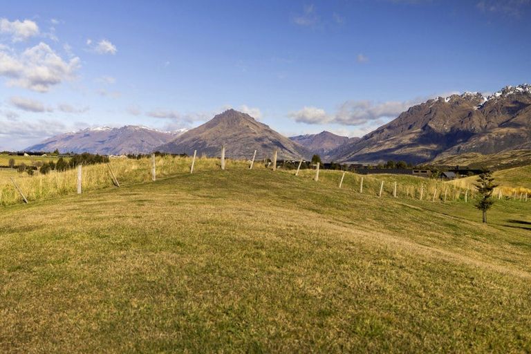 Photo of property in 4 Stockyard Lane, Jacks Point, Queenstown, 9371