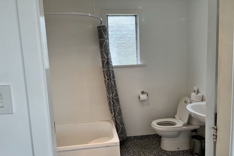 Photo of property in 6 Kaitawa Street, Waikanae Beach, Waikanae, 5036