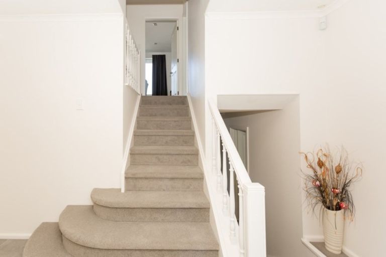 Photo of property in 25 Delaware Crescent, Russley, Christchurch, 8042