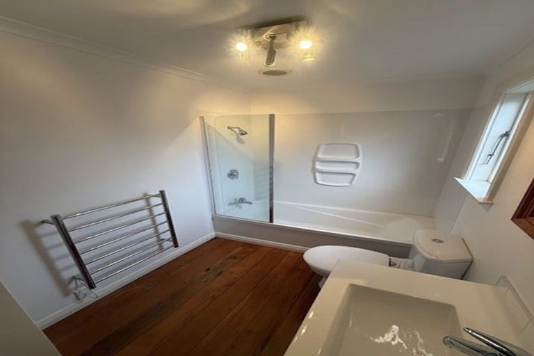 Photo of property in 28 Bay Street, Petone, Lower Hutt, 5012