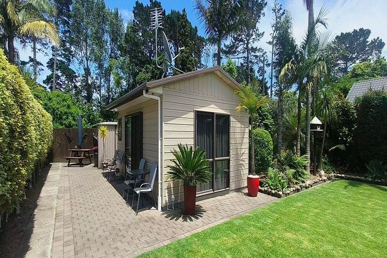 Photo of property in 20 Oakmont Place, Wattle Downs, Auckland, 2103