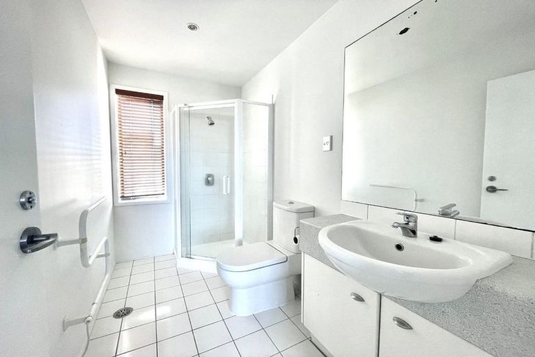 Photo of property in 14/50 Livingstone Street, Westmere, Auckland, 1022