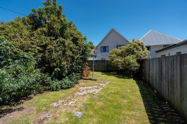 Photo of property in 124 Harbour Terrace, North Dunedin, Dunedin, 9016