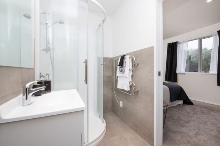 Photo of property in 29 Casuarina Road, Half Moon Bay, Auckland, 2012