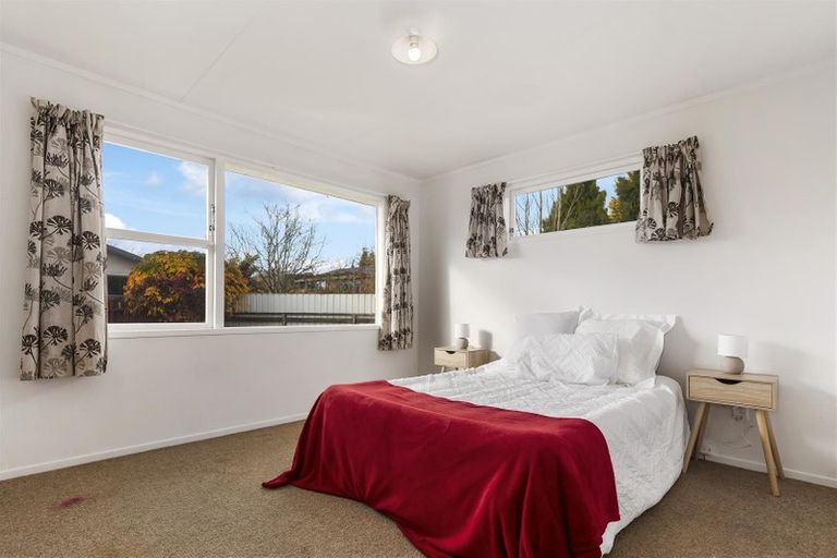 Photo of property in 8 Thackeray Place, Owhata, Rotorua, 3010