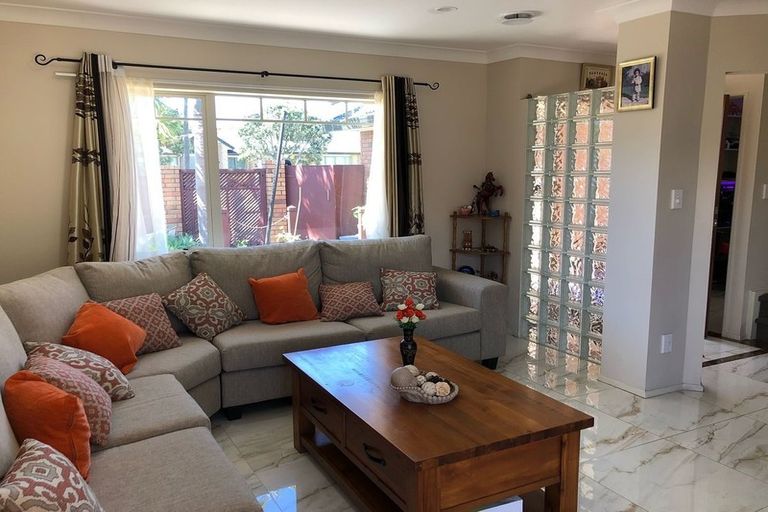 Photo of property in 100 Westerham Drive, Dannemora, Auckland, 2016