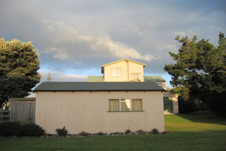 Photo of property in 222 Rangi Avenue, Whangamata, 3620