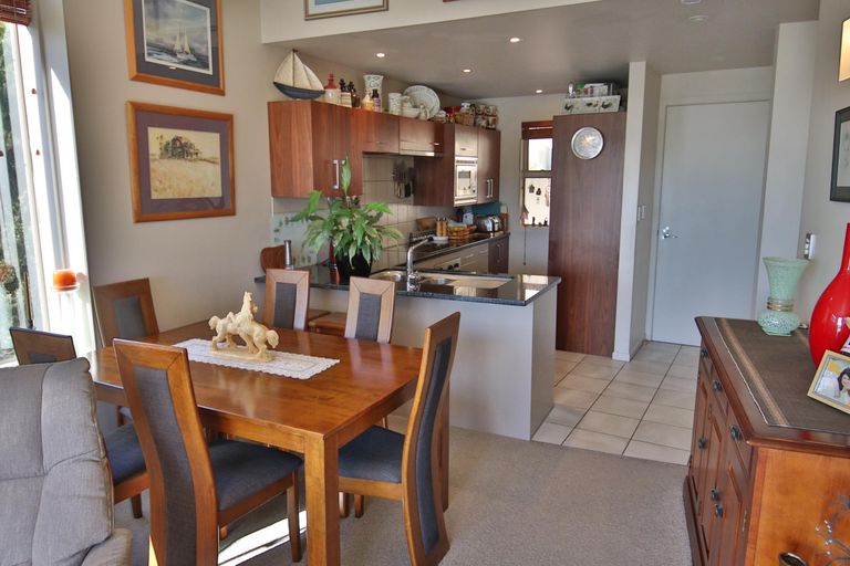 Photo of property in Bridgewater Apartments, 301/7 Te Rangi Cross Road, Paihia, 0200