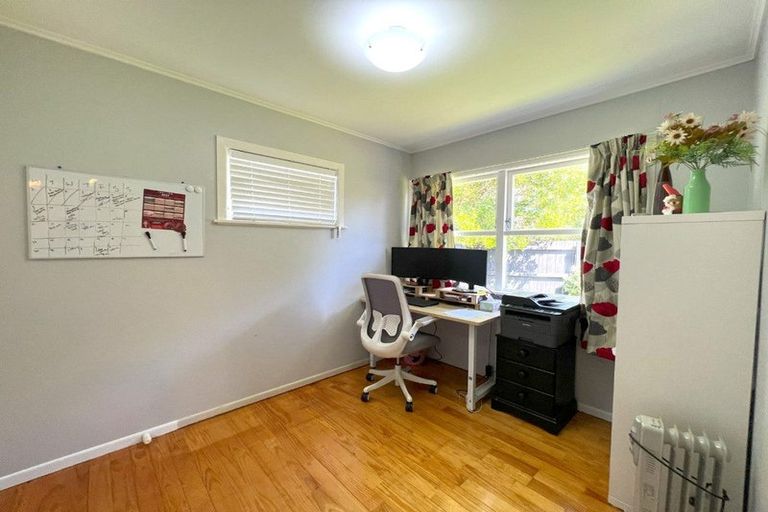 Photo of property in 1/86 Tirimoana Road, Te Atatu South, Auckland, 0602