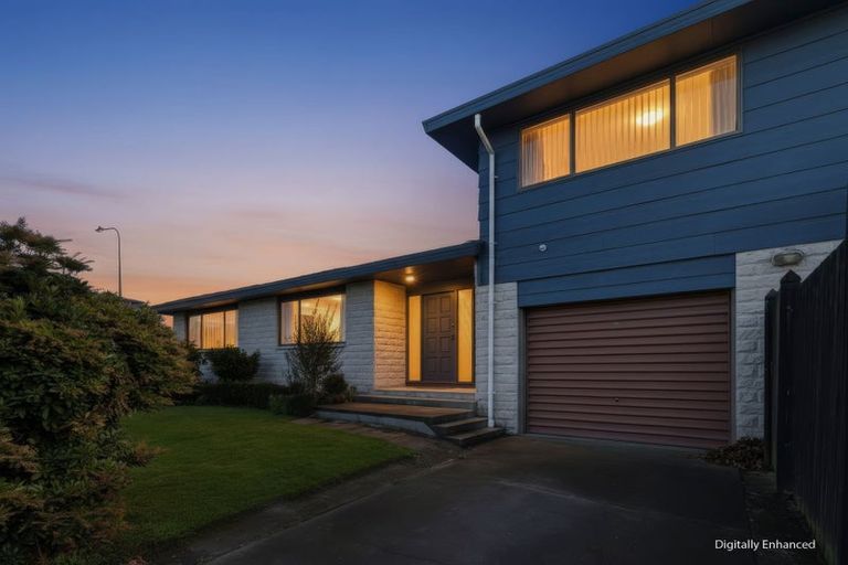 Photo of property in 2 Regency Crescent, Redwood, Christchurch, 8051