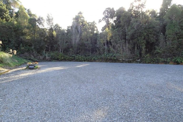 Photo of property in 8 Hurren Place West, Kumara Junction, Hokitika, 7882