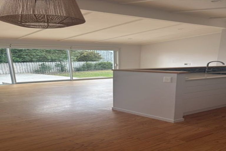 Photo of property in 1/248 Birkdale Road, Birkdale, Auckland, 0626