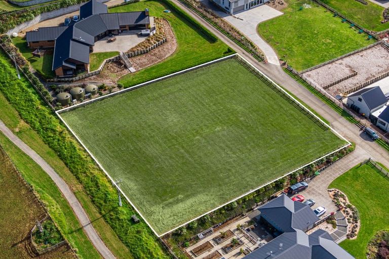 Photo of property in 3 Braxonne Close, Pukekohe, 2120