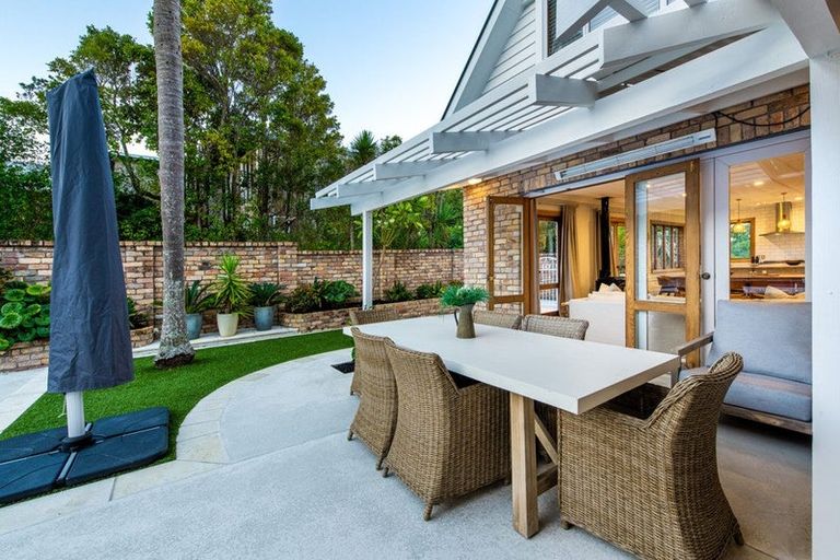 Photo of property in 2/22 View Road, Campbells Bay, Auckland, 0630