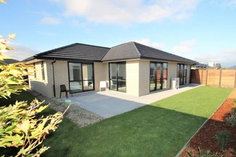 Photo of property in 8 Silverview Place, Mosgiel, 9024