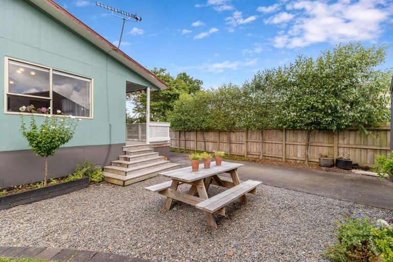 Photo of property in 17 Te Moau Avenue, Parakai, 0830