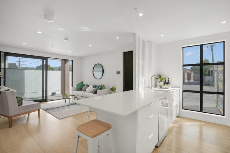 Photo of property in 1/200 Knights Road, Hutt Central, Lower Hutt, 5011